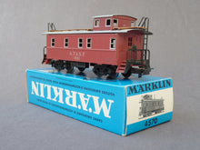 Charger l&#39;image dans la galerie, MÄRKLIN 4570 - Caboose AT&amp;SF (vintage 1967)