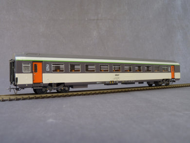 MOUGEL CEMP 1002 - Voiture Corail 2ème classe type B10 tu de la SNCF