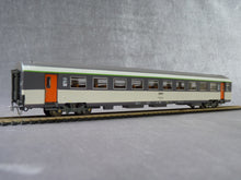 Charger l&#39;image dans la galerie, MOUGEL CEMP 1004 - Voiture Corail 2ème classe B10 rtu à couloir central de la SNCF