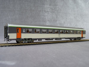 MOUGEL CEMP 1004 - Voiture Corail 2ème classe B10 rtu à couloir central de la SNCF