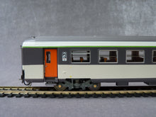 Charger l&#39;image dans la galerie, MOUGEL CEMP 1004 - Voiture Corail 2ème classe B10 rtu à couloir central de la SNCF