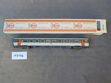 Charger l&#39;image dans la galerie, MOUGEL CEMP 1004 - Voiture Corail 2ème classe B10 rtu à couloir central de la SNCF
