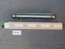 Charger l&#39;image dans la galerie, MOUGEL CEMP 1004 - Voiture Corail 2ème classe B10 rtu à couloir central de la SNCF