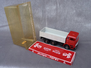 NOREV 124 - Camion MERCEDES (vintage 1975)