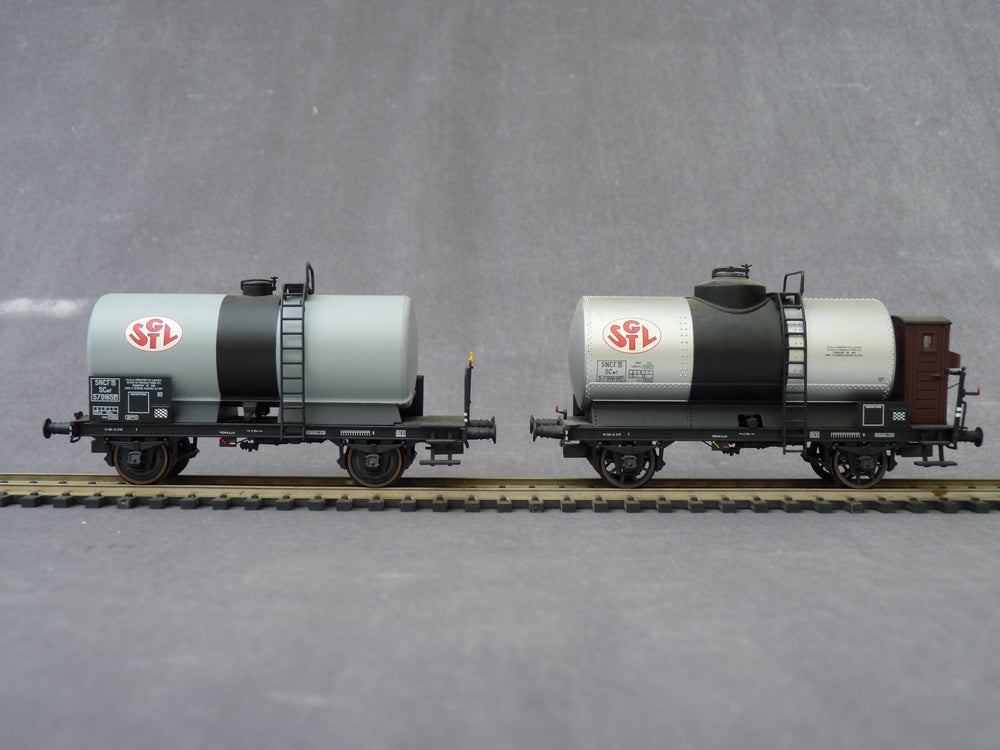 REE Modèles WB-049 HO : Set de 2 wagons citernes châssis OCEM