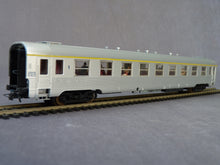 Charger l&#39;image dans la galerie, RIVAROSSI 9545 - Voiture 1ère classe type DEV INOX A9 de la SNCF