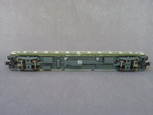Charger l&#39;image dans la galerie, ROCO 44605 - Voiture 2ème classe type UIC de la SNCF &quot;Livrée 160&quot;