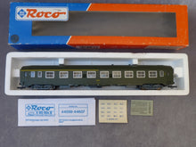 Charger l&#39;image dans la galerie, ROCO 44618 - Voiture mixte 1ère et 2ème classe type UIC de la SNCF