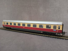 Charger l'image dans la galerie, RÖWA 3045 - 2 voitures Av 4 üm DB 1 Kl version TEE INTERCITY "RHEINGOLD" (1/100)