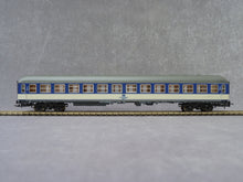 Charger l&#39;image dans la galerie, RÖWA 3211 - Voiture 2ème classe grandes lignes type Büm de la DB (1/100)