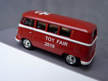 Charger l&#39;image dans la galerie, SCHUCO - Hors catalogue - VOLKSWAGEN T1 Bus &quot;TOY Fair 2019&quot; Nürnberg (1/64)