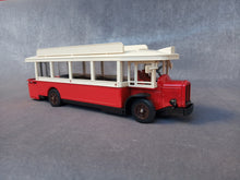 Charger l'image dans la galerie, SOLIDO - Autobus lyonnais Renault TN6C (vintage 1980)