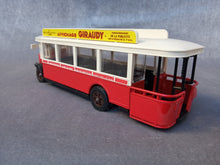 Charger l'image dans la galerie, SOLIDO - Autobus lyonnais Renault TN6C (vintage 1980)