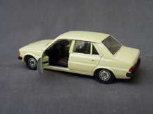 Charger l'image dans la galerie, SOLIDO N°90 - PEUGEOT 305 (vintage 1979)