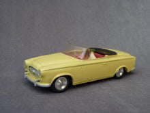 Charger l'image dans la galerie, SOLIDO - Peugeot 403 cabriolet jaune pâle (vintage 1960)