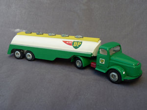 TEKNO  434 - Camion VOLVO avec semi remorque BP