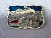 Charger l'image dans la galerie, Boucle de ceinturon américaine ferroviaire émaillée locomotive vapeur 5473