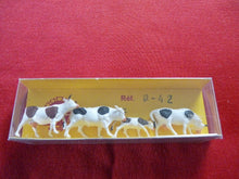Charger l&#39;image dans la galerie, FR 42 - Vaches et veau (HO vintage)