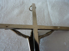 Charger l&#39;image dans la galerie, Crucifix en bronze massif nikelé