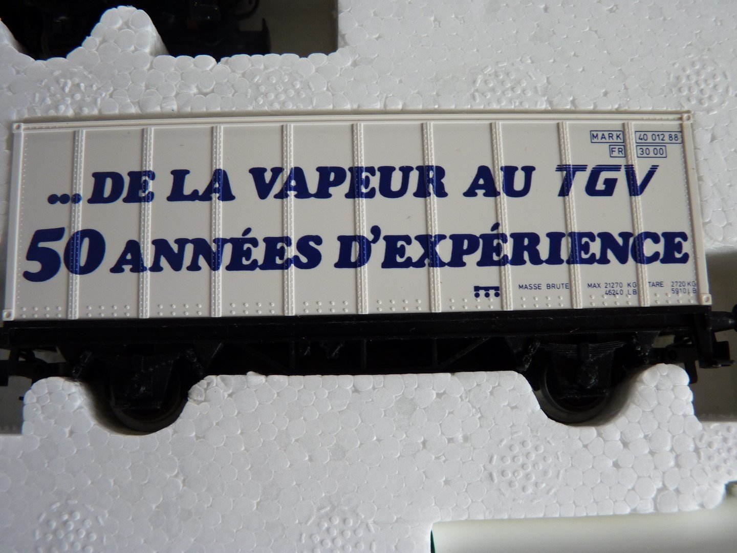 MARKLIN COFFRET DE 3 WAGONS SERIE SPECIALE 50E ANNIVERSAIRE DE LA SNCF REF 448 MARKLIN COFFRET DE 3 WAGONS SERIE SPECIALE 50E ANNIVERSAIRE DE LA SNCF REF 448