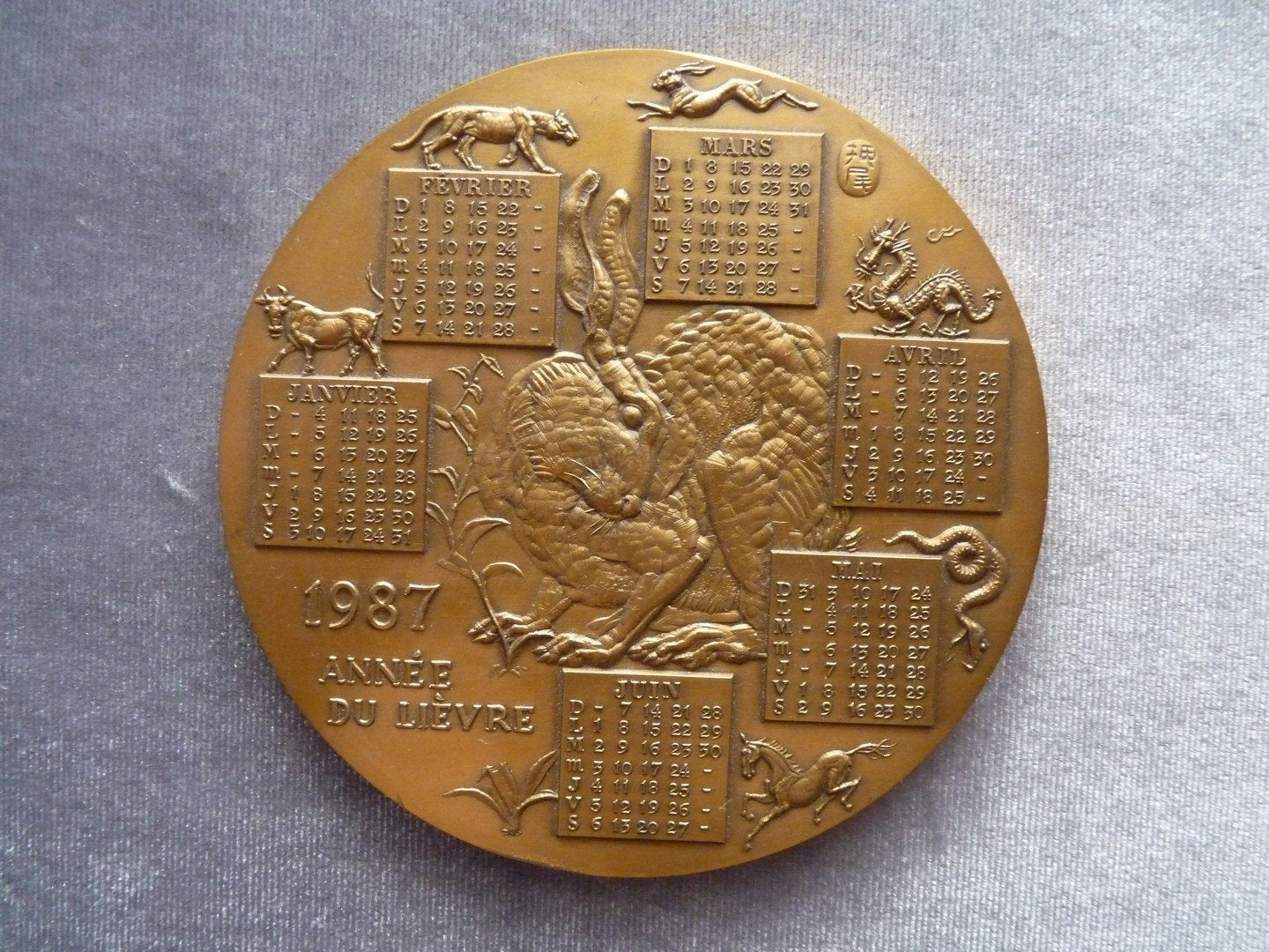 Médaille bronze calendrier chinois année du LIEVRE 1987 Antique MarcBea Calendrier Chinois 1987