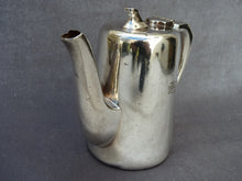Charger l&#39;image dans la galerie, BRITISH RAILWAYS - Tea-pot, théière haute de 1/2 Pint (circa 1970)