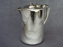 Charger l&#39;image dans la galerie, BRITISH RAILWAYS - Tea-pot, théière haute 1/2 Pint (circa 1970)