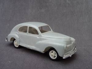 CLE N°1 -PEUGEOT 203 (jouet vintage circa 1965)