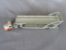 Charger l&#39;image dans la galerie, DINKY SUPERTOYS 39 - 39A Camion UNIC avec semi-remorque BOILOT PETOLAT