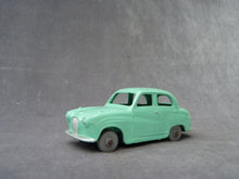 Charger l&#39;image dans la galerie, DINKY TOYS 160 - AUSTIN A 30 ( circa 1963 )