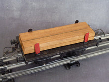 Charger l&#39;image dans la galerie, HORNBY anglais - Wagon à ranchers chargé de bois (0vintage)