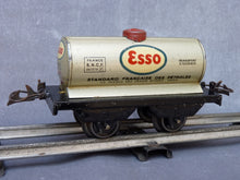 Charger l&#39;image dans la galerie, HORNBY - Wagon citerne ESSO série M (0 vintage)