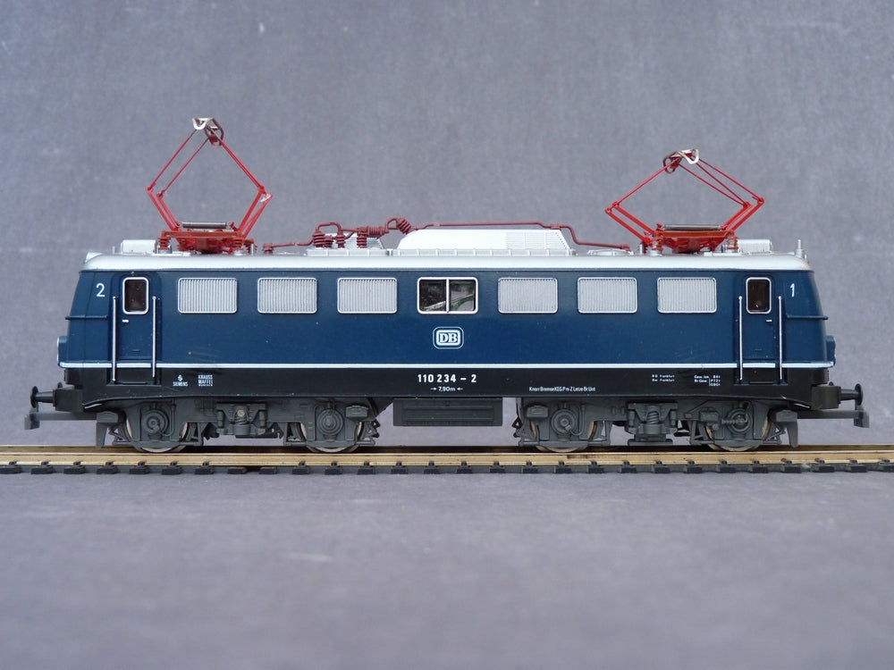 JOUEF 8864 - Locomotive électrique Br 110 234-2 de la DB – Antique MarcBea