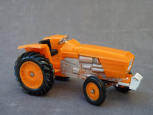 Charger l&#39;image dans la galerie, NOREV ancien N°117- série D - Tracteur Renault R 86