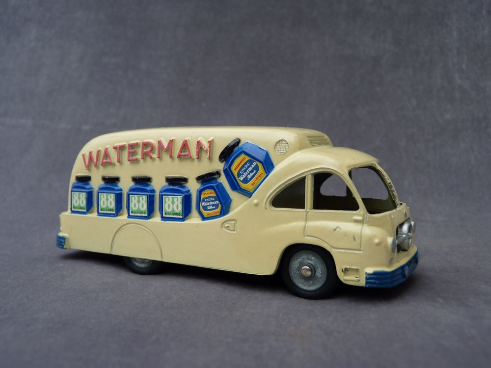 the caravan of the Tour de France the ford cargo waterman pub f09w