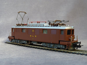 RIVAROSSI TRIX 21661 - Loco électrique Ae 4/4 255 du BLS brun rouge (HO Vintage)