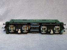 Charger l&#39;image dans la galerie, RIVAROSSI TRIX 21661 - Locomotive électrique Ae 4/4 255 du BLS verte (HO vintage)