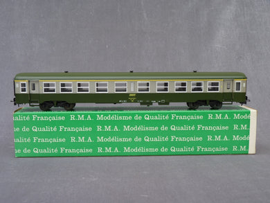 RMA 129 - Voiture USI ANF SNCF de 1ère classe à couloir central