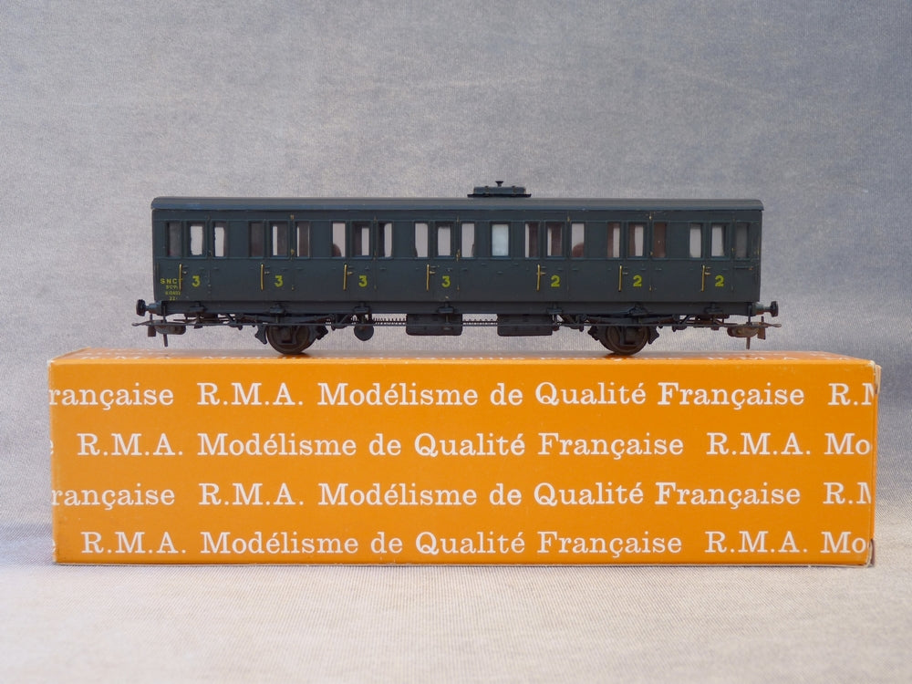 RMA 105 - Voiture mixte 2ème et 3ème classe SNCF ex PO.