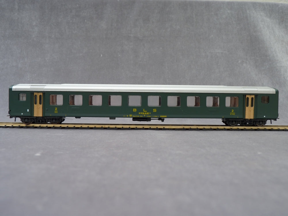 ROCO 4239 - Voiture de 1ère Cl unifiée type EW I SBB CFF – Antique MarcBea ROCO 4239 - Voiture de 1ère Cl unifiée type EW I SBB CFF – Antique MarcBea
