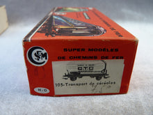 Charger l&#39;image dans la galerie, SMCF 105 - Kit de montage de wagon à céréales CTC de la SNCF (HO Vintage)