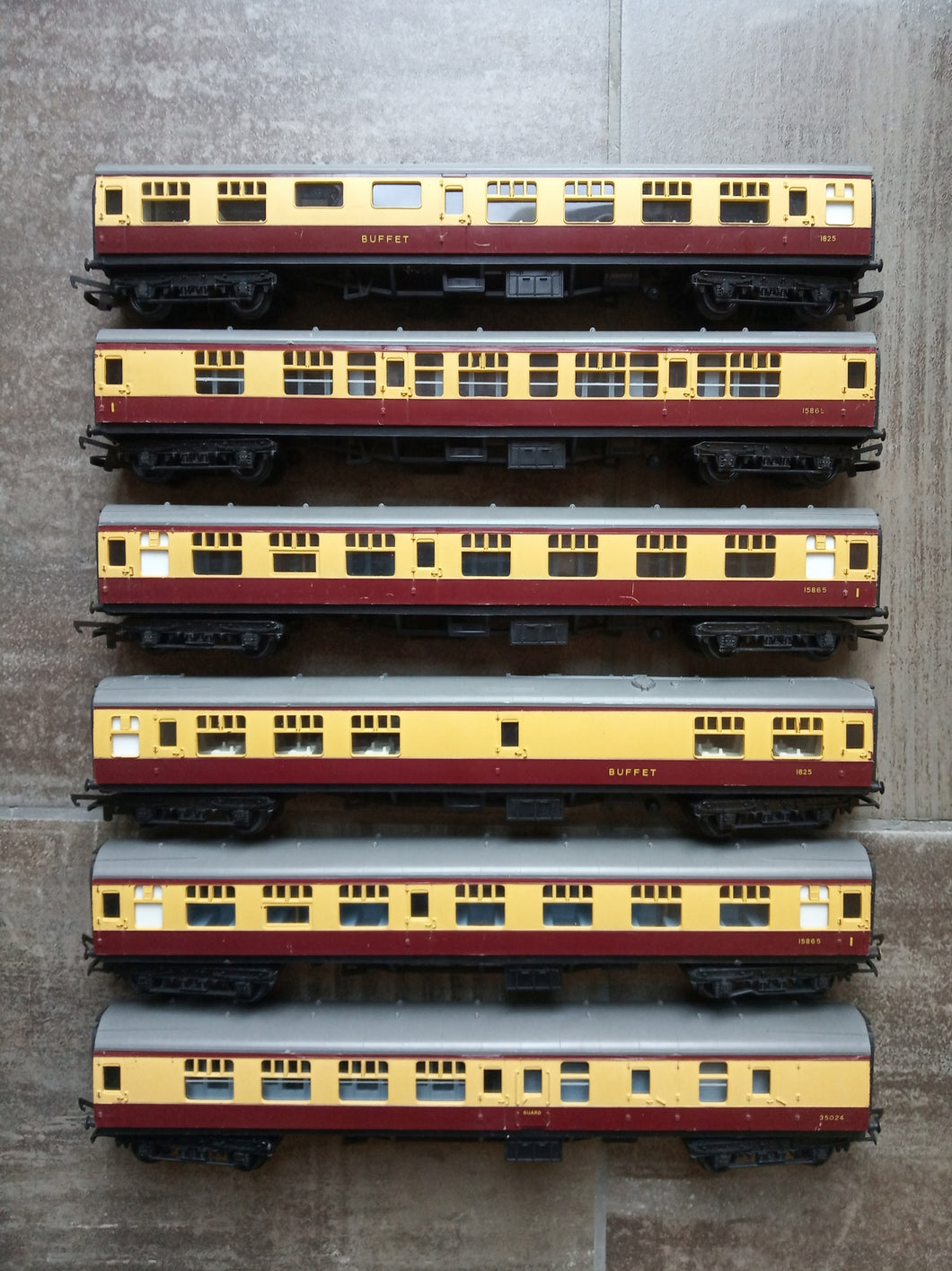 Tri-ang, rame de 6 voitures voyageurs British-Railways (MARK I passenger coaches)